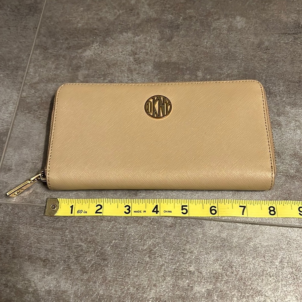 DKNY Wallet
